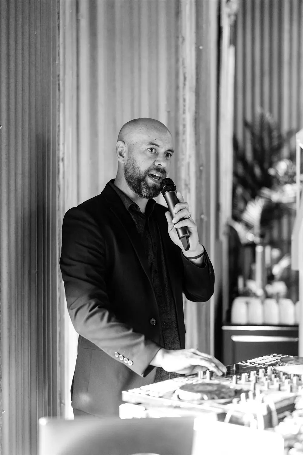 Dan Searle MCing a wedding reception